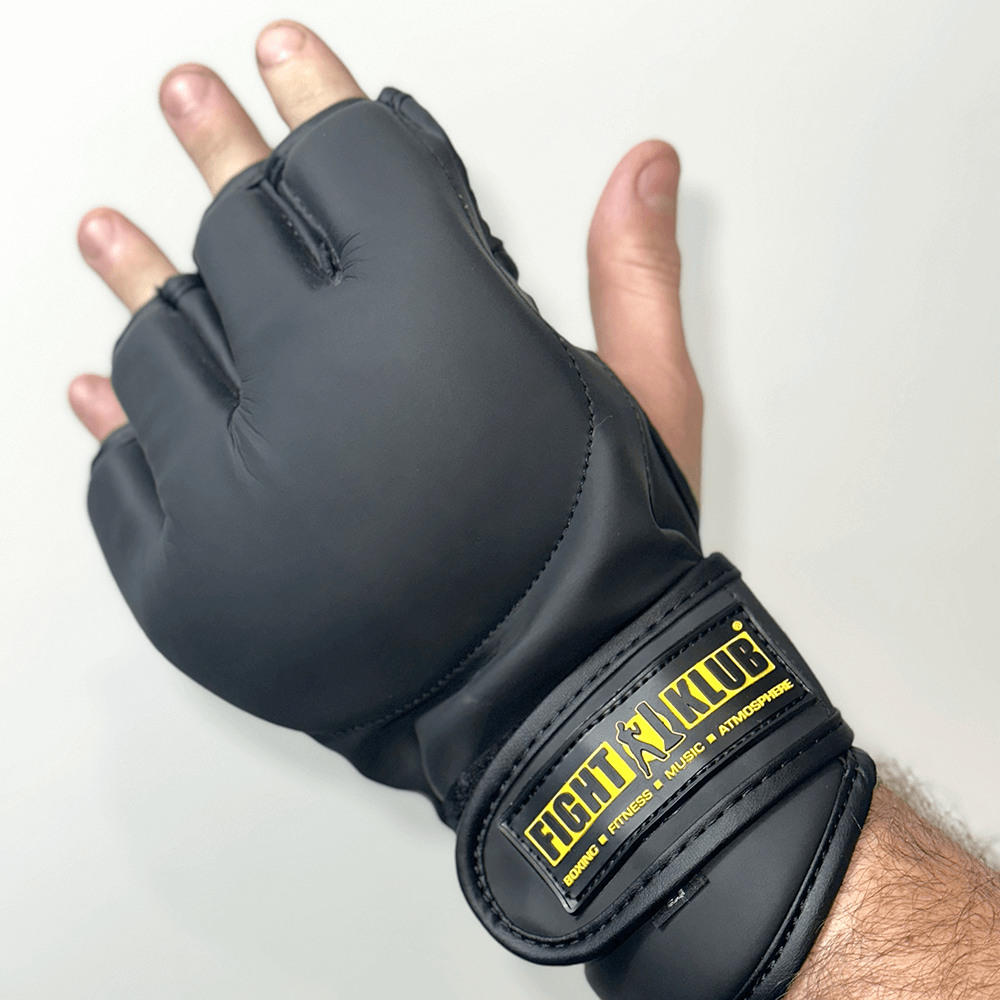 Mixed martial arts gloves 2025